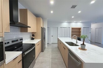 233 NW 120th St in Miami, FL - Building Photo - Building Photo