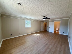 3275 Daly St in Dalzell, SC - Building Photo - Building Photo