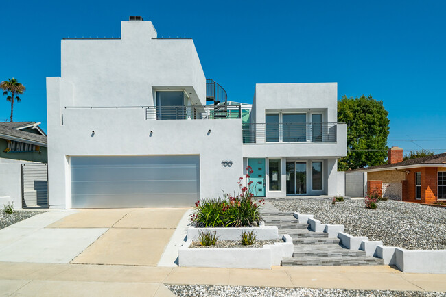 700 Taper Dr in Seal Beach, CA - Building Photo - Building Photo