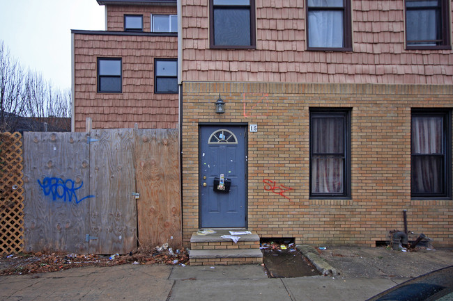 15 Wolcott St in Brooklyn, NY - Building Photo - Building Photo