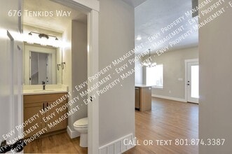 676 Tenkids Way in Layton, UT - Building Photo - Building Photo