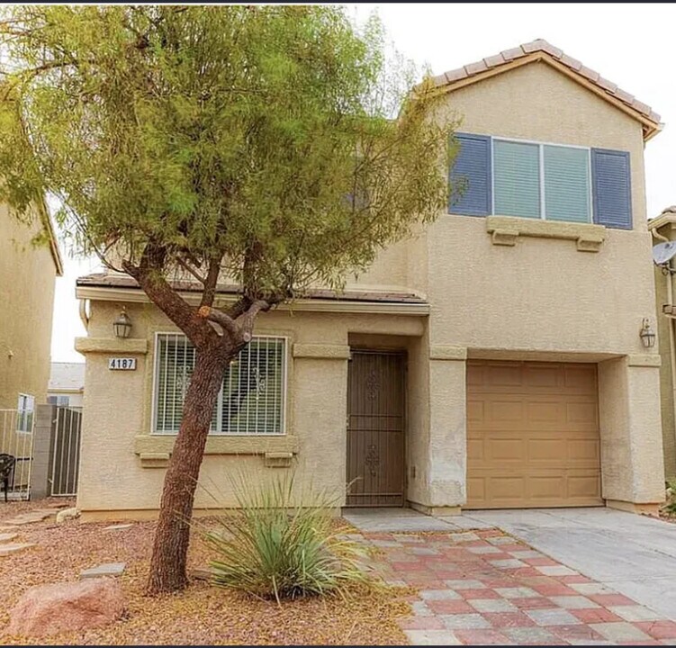 4187 Story Rock St in Las Vegas, NV - Foto de edificio