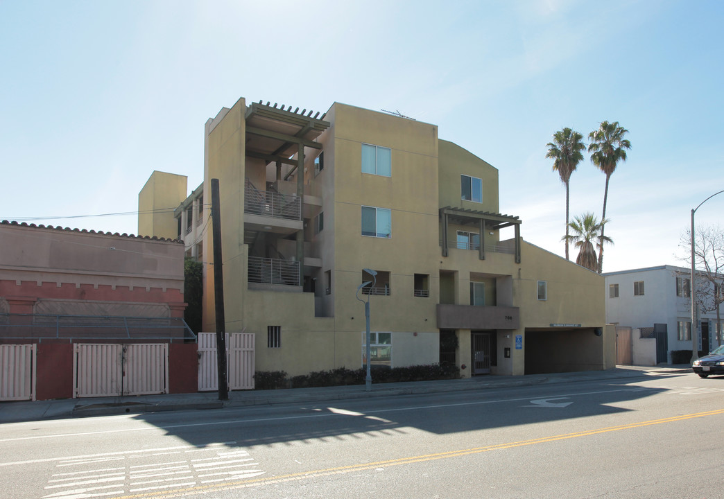 Wavecrest Apartments in Santa Monica, CA - Building Photo