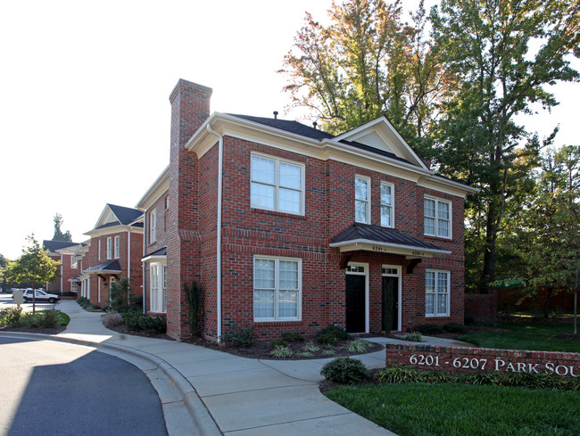 Park South Drive in Charlotte, NC - Foto de edificio - Building Photo