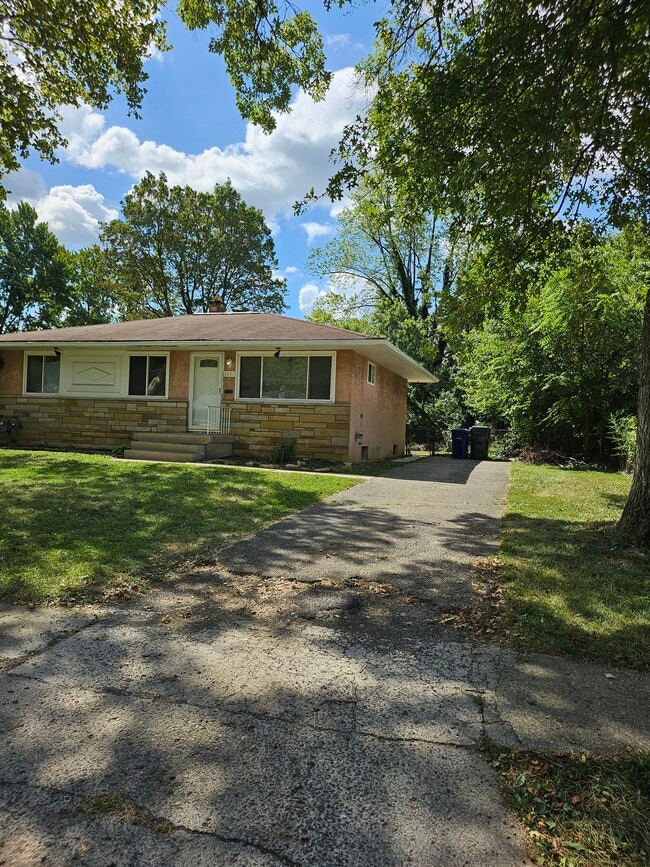 3607 Astor Ave in Columbus, OH - Building Photo - Building Photo