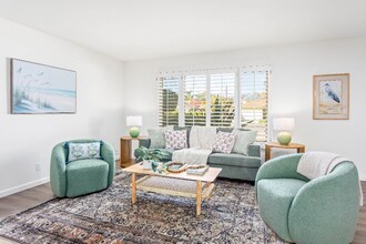 4905 Rhoads Ave in Santa Barbara, CA - Building Photo - Building Photo