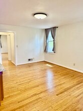 4 Hillside Ave, Unit 1 in Goldens Bridge, NY - Foto de edificio - Building Photo