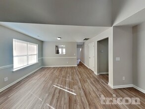 7432 Hidden Creek Dr in Charlotte, NC - Building Photo - Building Photo