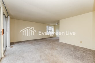 5610 Troy Villa Blvd in Dayton, OH - Building Photo - Building Photo