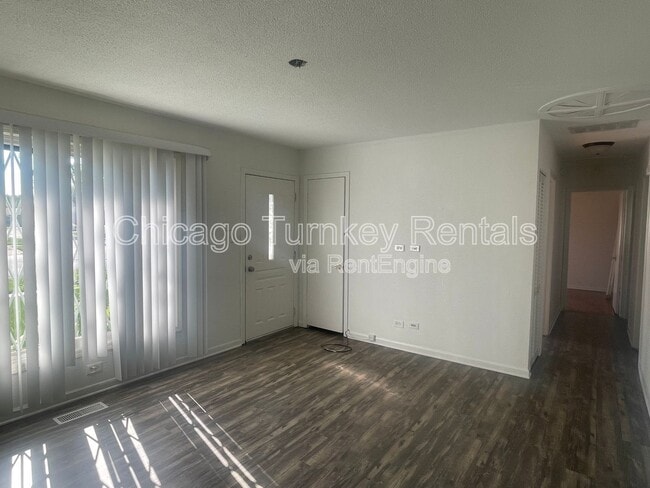 17306 Apple Tree Dr in Hazel Crest, IL - Building Photo - Building Photo