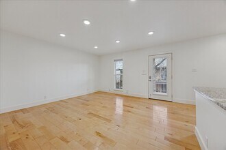 5820 Berkman Dr in Austin, TX - Foto de edificio - Building Photo