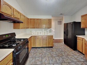 10127 Yosemite Ln in Indianapolis, IN - Building Photo - Building Photo