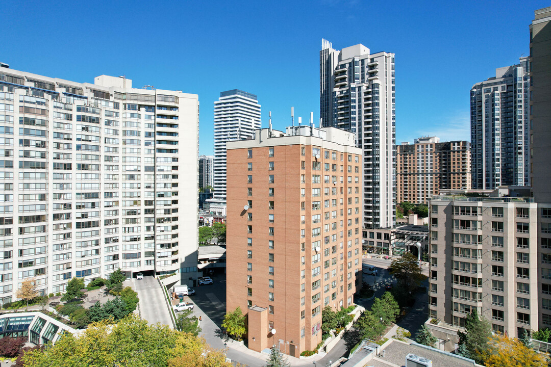 The Kempford in Toronto, ON - Building Photo