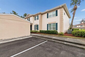 10375 Carrollwood Ln in Tampa, FL - Building Photo - Building Photo