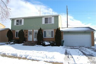 69 Sable Palm Dr in Cheektowaga, NY - Building Photo