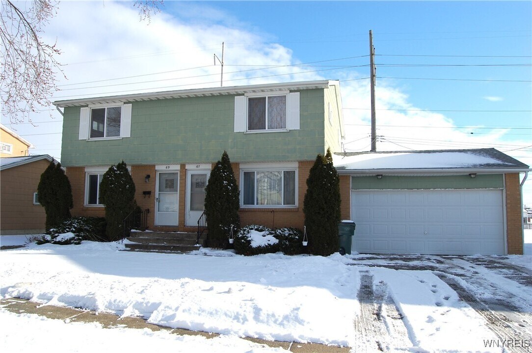 69 Sable Palm Dr in Cheektowaga, NY - Building Photo