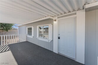 6155 E Carey Ave in Las Vegas, NV - Building Photo - Building Photo