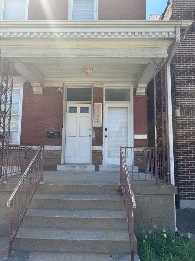 property at 4005 S Grand Blvd