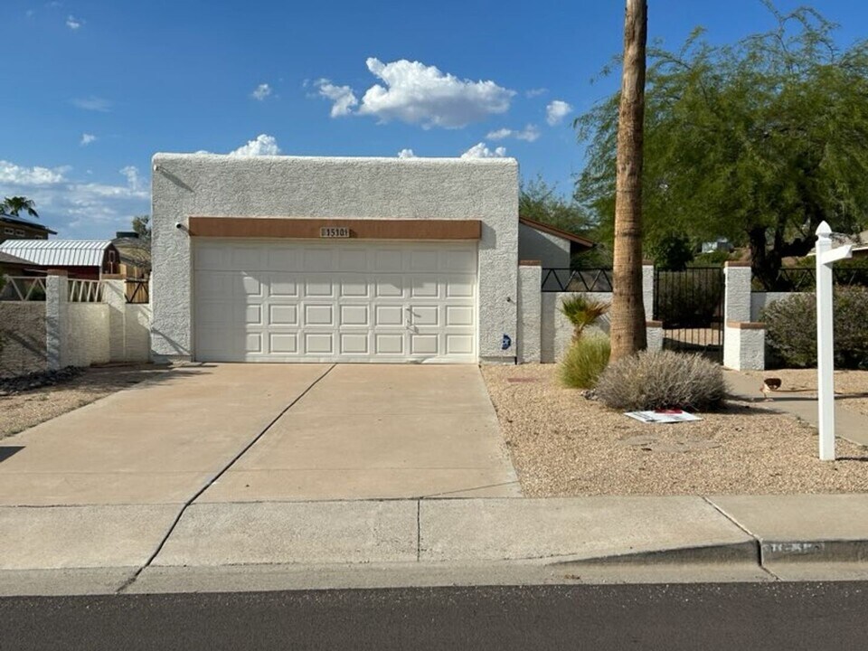1510 E Wescott Dr in Phoenix, AZ - Building Photo
