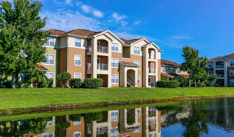 5975 Lake Pointe Village Cir in Orlando, FL - Building Photo