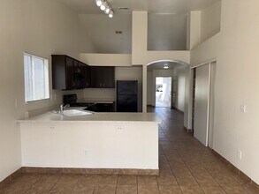 6293 Rustic Haven Ct in Las Vegas, NV - Foto de edificio - Building Photo