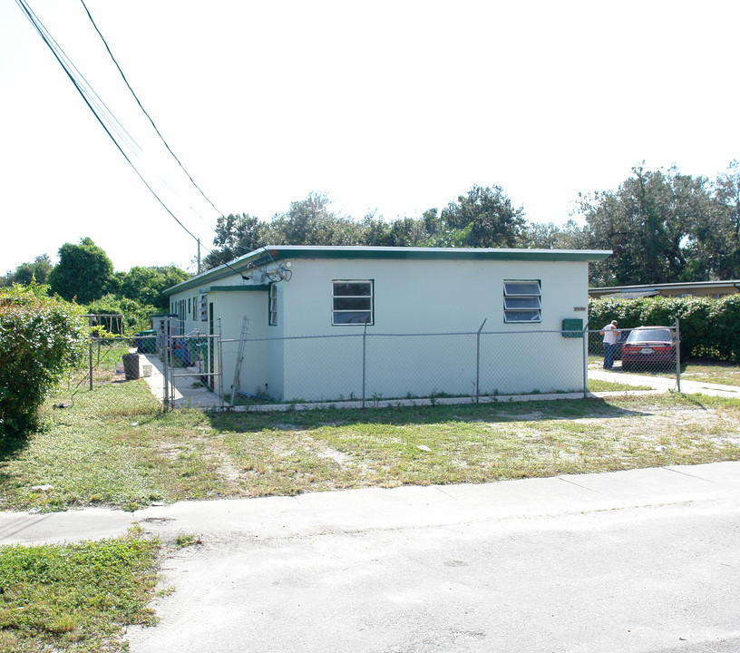 1530 NW 84th St in Miami, FL - Building Photo