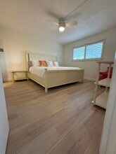 160 Turtle Lake Ct, Unit 109 in Naples, FL - Building Photo - Building Photo