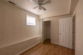 1129 W Addison St, Unit GDN in Chicago, IL - Building Photo - Building Photo