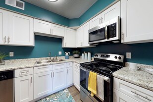 Summerville Station in Summerville, SC - Building Photo