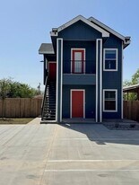 575 N Adams St in Eagle Pass, TX - Building Photo