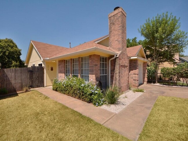 2213 Margalene Way in Austin, TX - Building Photo - Building Photo