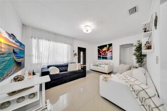 4064 NW 4th Terrace in Miami, FL - Building Photo - Building Photo