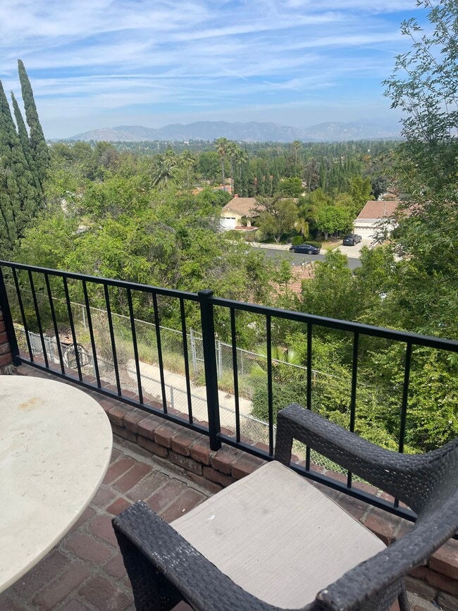 19122 Clymer St in Porter Ranch, CA - Foto de edificio - Building Photo