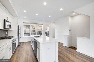 16560 Crabbs Branch Way in Rockville, MD - Building Photo - Building Photo