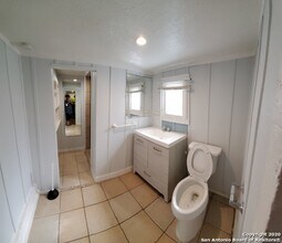 130 E Craig Pl-Unit -1 in San Antonio, TX - Building Photo - Building Photo