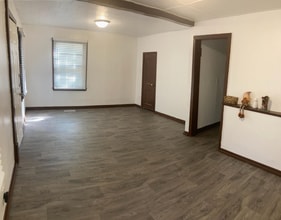 1704 N Jefferson St in Junction City, KS - Building Photo - Building Photo