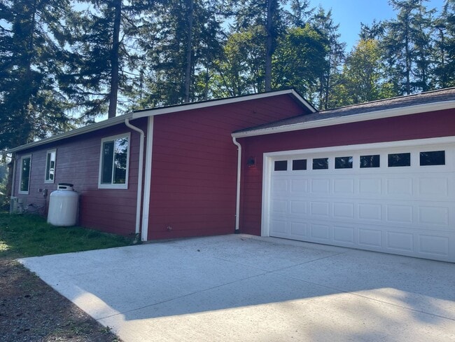 property at 5556 Double Bluff Rd