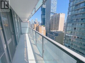 37 Grosvenor St in Toronto, ON - Building Photo - Building Photo