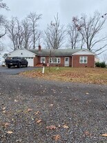 237 Morwood Rd in Telford, PA - Building Photo