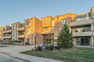 1919 Prairie Square, Unit 203 in Schaumburg, IL - Building Photo