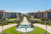 The San Remo Club in Boca Raton, FL - Foto de edificio - Building Photo