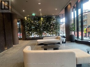 120 Broadway Ave in Toronto, ON - Building Photo - Building Photo