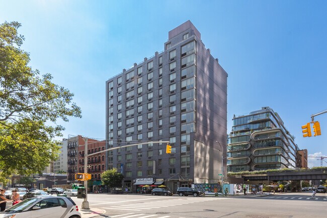 Port 10 in New York, NY - Building Photo - Building Photo