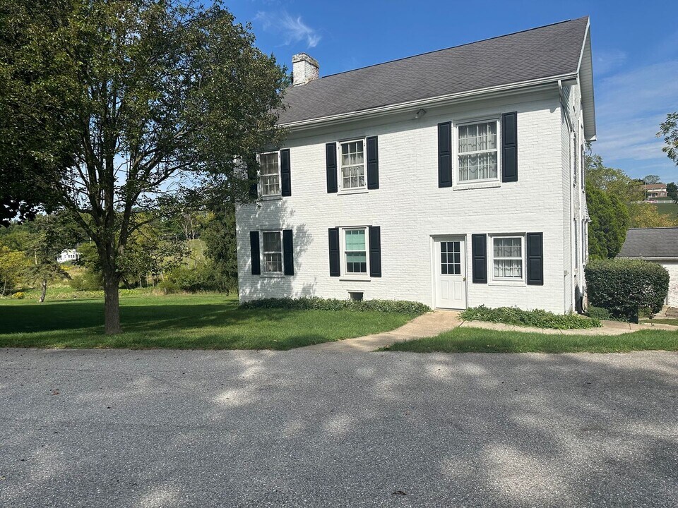 180 N Main St in York, PA - Building Photo