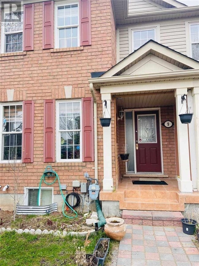 property at 9 Salamander St