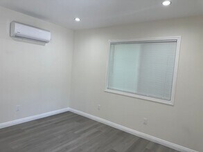 8153 San Juan Ave in South Gate, CA - Building Photo - Building Photo