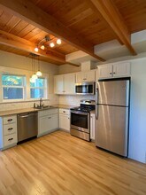 4705 SE Knight St-Unit -KNI4705B (ADU) in Portland, OR - Building Photo - Building Photo