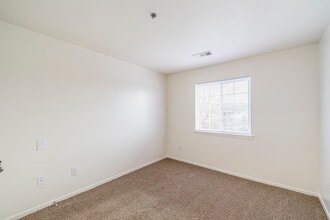 Meadows at Salem Run in Fredericksburg, VA - Building Photo - Building Photo