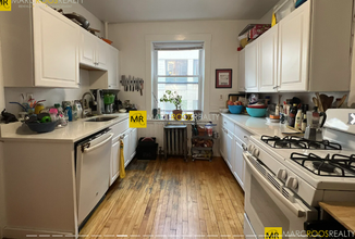 11 Centre St, Unit 8 in Cambridge, MA - Building Photo - Building Photo