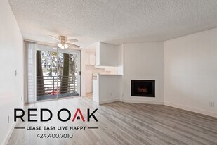 8309 Cedros Ave, Unit 110 in Los Angeles, CA - Building Photo